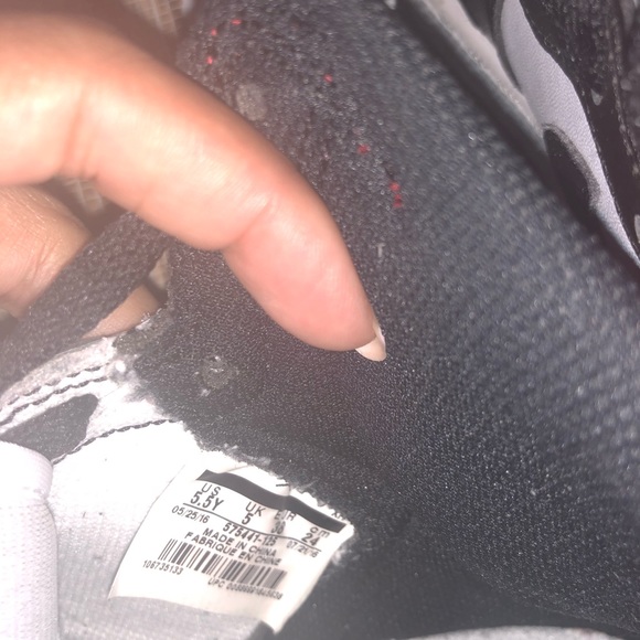 Jordan sneakes “1s” - Picture 4 of 4